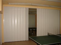 SHRNOVACÍ DVEŘE A STĚNY